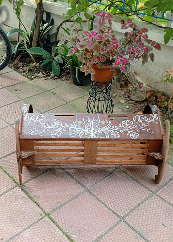 nostaljik Koyu Kahverengi Ahşap Oyma Bebek Beşiği - Görsel 4