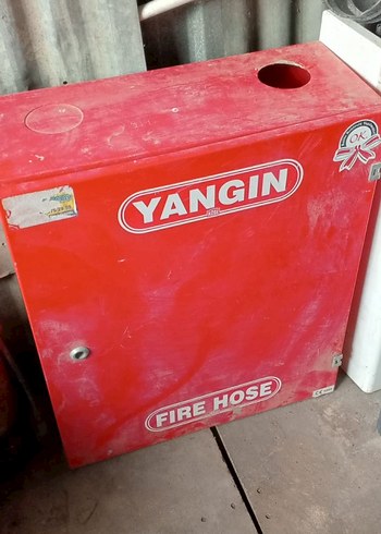 Kırmızı Yangın Hortumu ve Kutusu açıklamaya bakınız - Görsel 2