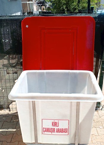 Kırmızı Kirli Çamaşır Arabası - Görsel 2