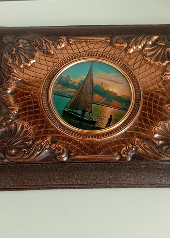 Resim Albümü
Kahverengi Kabartmalı Deniz Temalı - Görsel 2