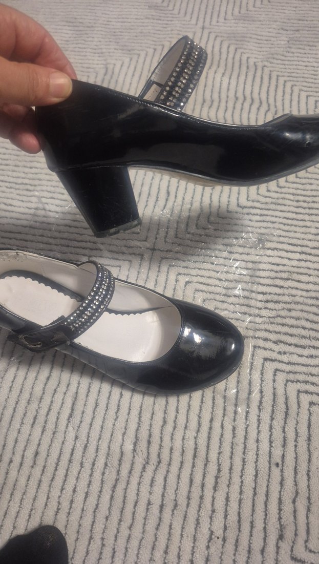 Kız Çocuk Siyah Rugan Topuklu ayakkabı - Görsel 4