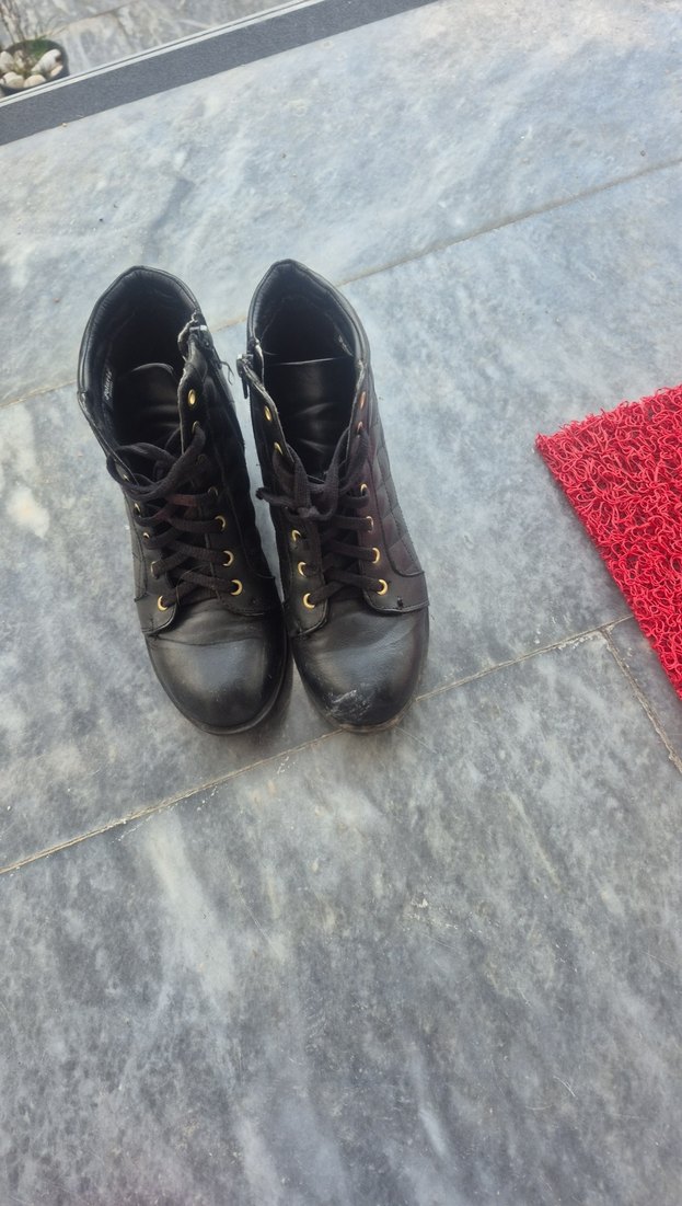 Siyah Tokalı Kadın Botu, Kalın Topuklu - Görsel 3