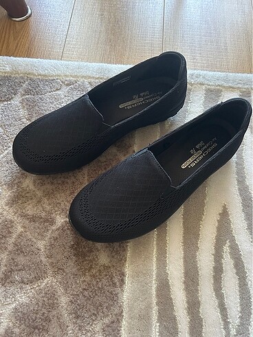 40 Beden Skechers kadın ayakkabı