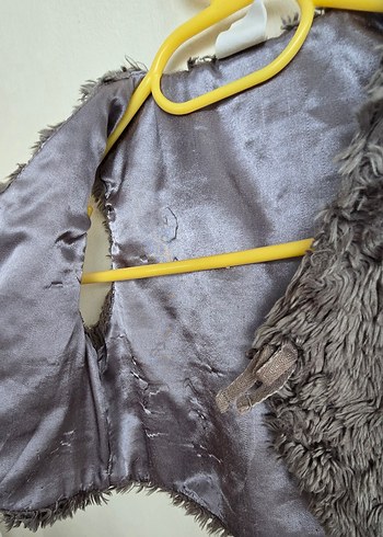 H&M marka Kız Çocuk Gri Kürklü Kolsuz Yelek - Görsel 4