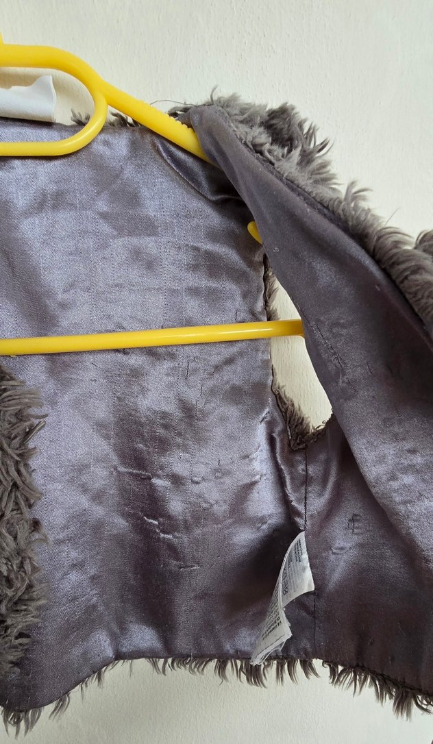 H&M marka Kız Çocuk Gri Kürklü Kolsuz Yelek - Görsel 5