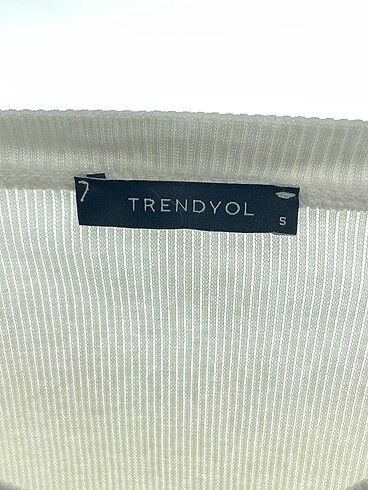 s Beden beyaz Renk Trendyol & Milla T-shirt %70 İndirimli.