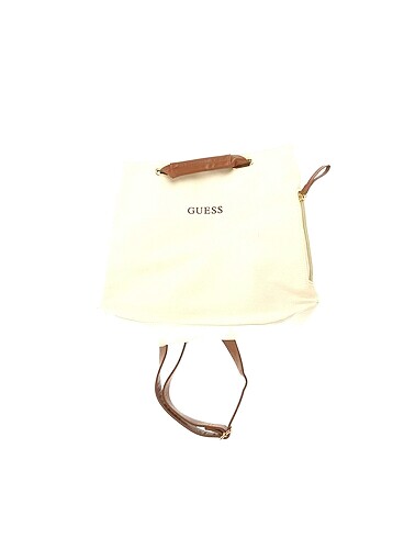 Guess Sırt Çantası %70 İndirimli.