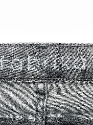 28 Beden çeşitli Renk Fabrika Jean / Kot %70 İndirimli.