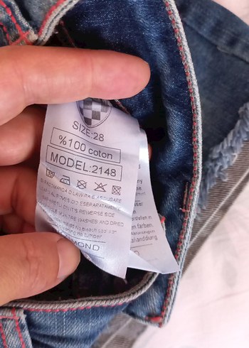 Richmond Pembe Dikiş Detaylı Mini Denim Şort