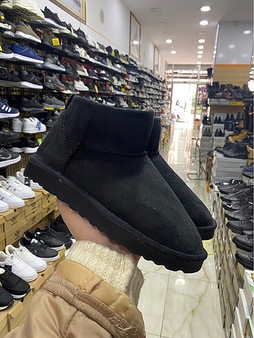 ugg bot