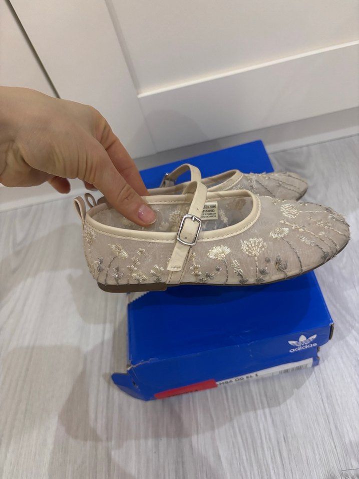 Beyaz Nakışlı Kız Babet Ayakkabı - Görsel 2