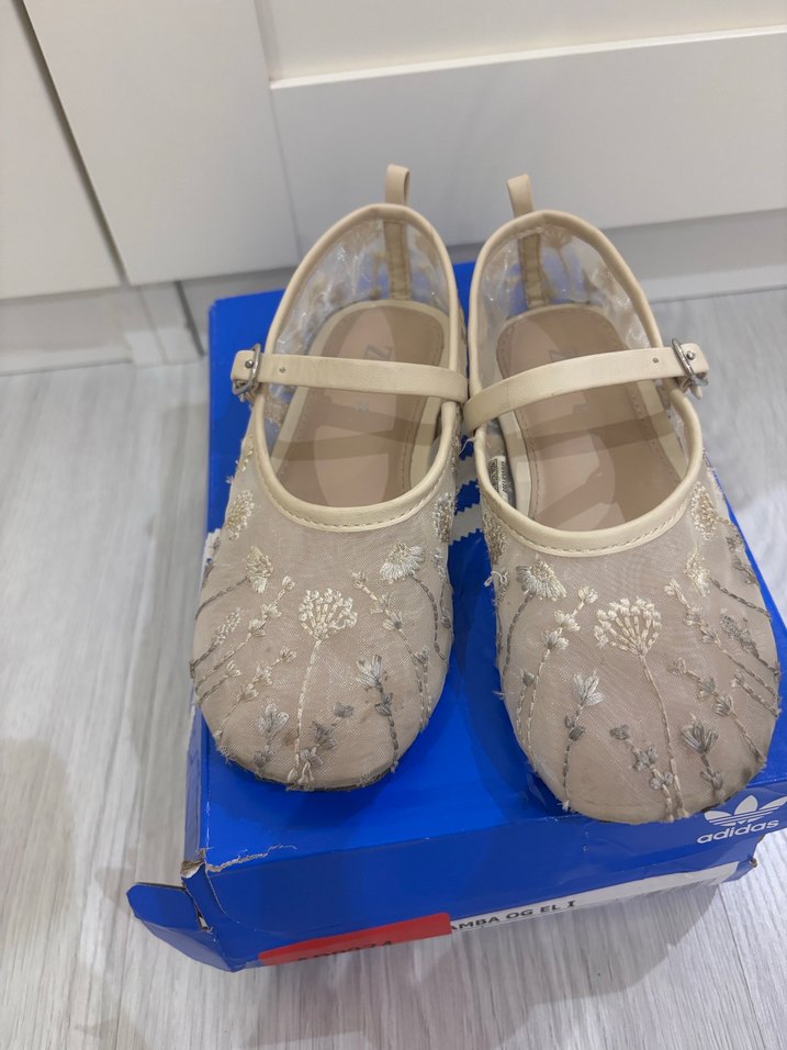 Beyaz Nakışlı Kız Babet Ayakkabı - Görsel 5