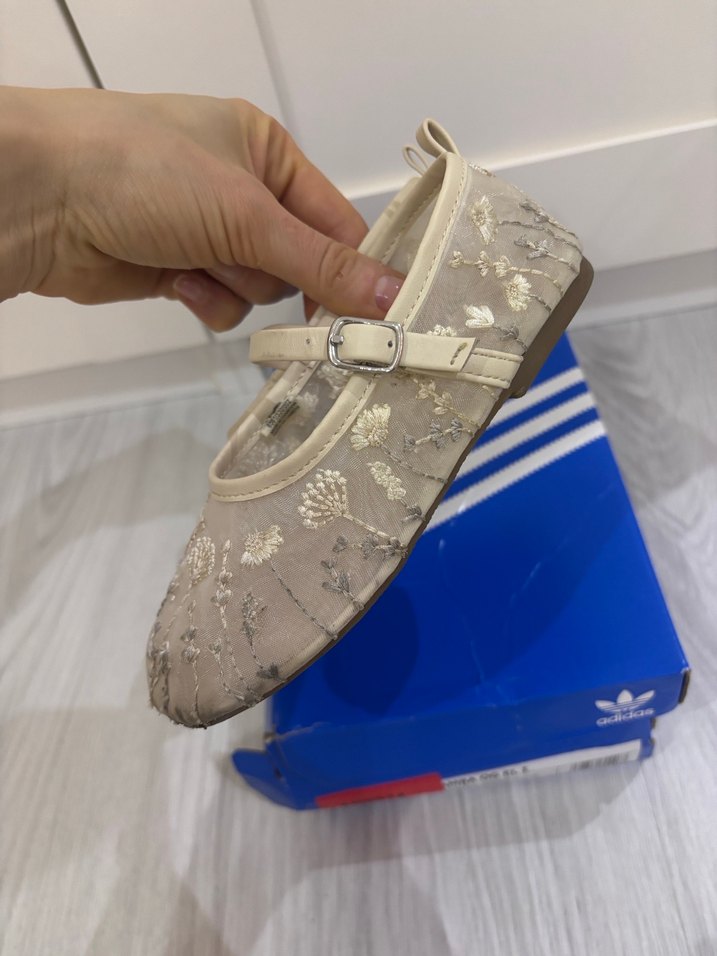 Beyaz Nakışlı Kız Babet Ayakkabı - Görsel 3