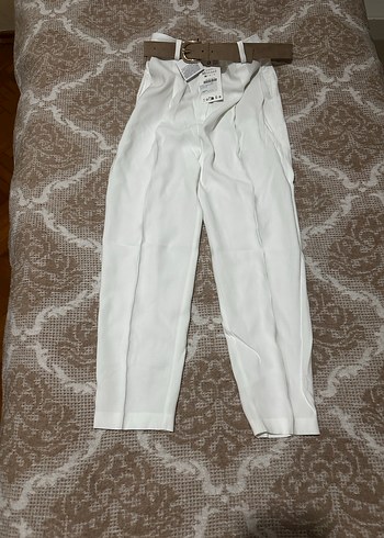 KEMERLİ DÖKÜMLÜ PANTOLON - Görsel 2