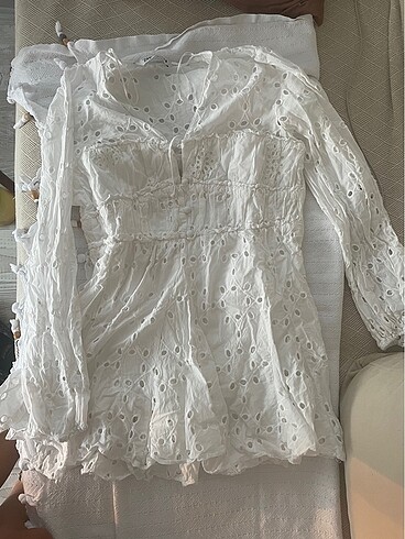 Zara marka beyaz mini elbise