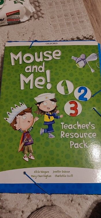 Mouse and me teacher's resource pack.OXFORD