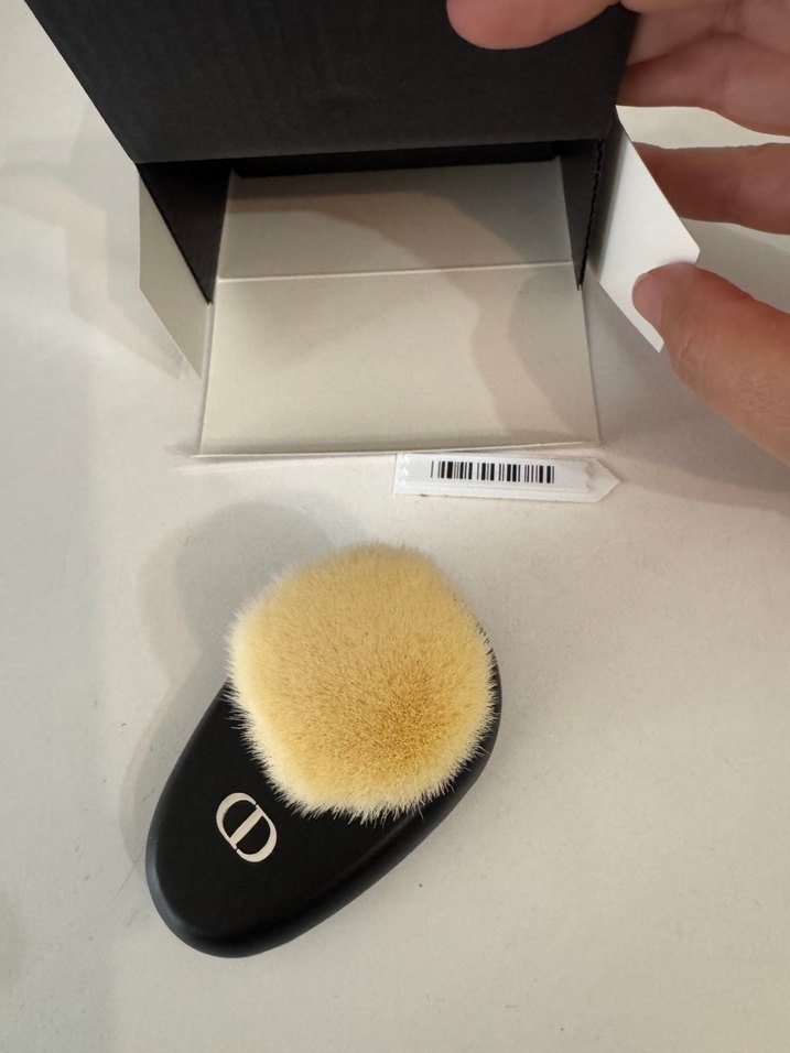 Dior backstage 18 no fondoten fırçası - Görsel 3