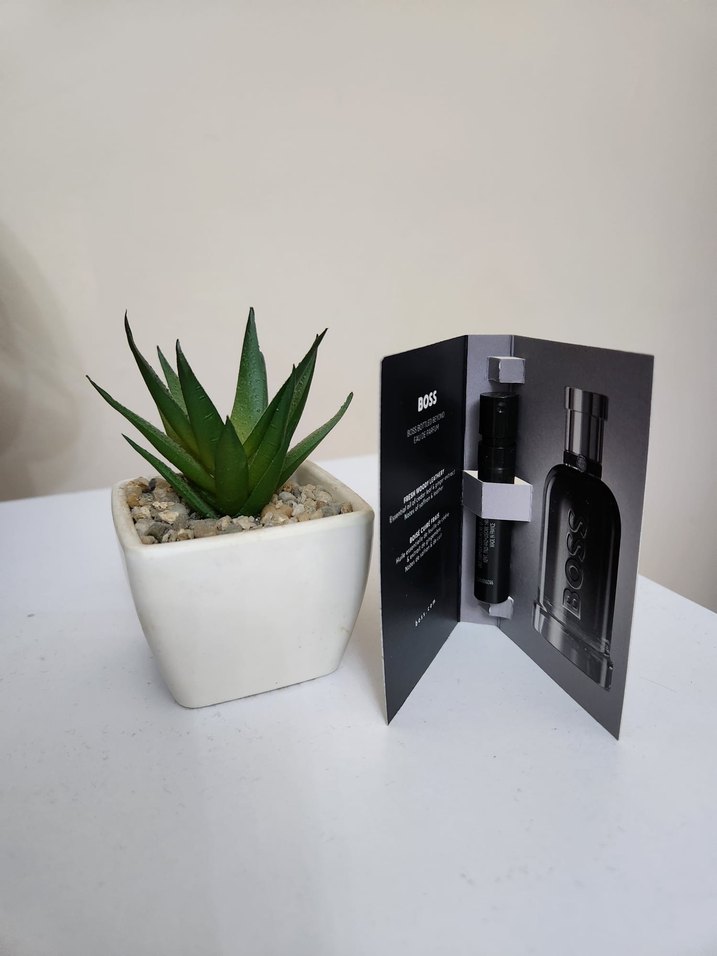 BOSS Bottled Beyond Erkek Parfümü 1.2 ml - Görsel 2