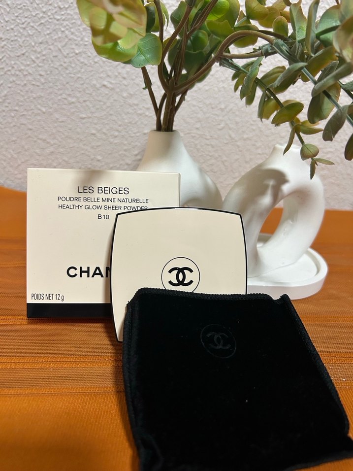 Chanel Les Beiges Doğal Aydınlık Pudra B10 - Görsel 2