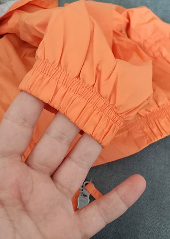 Turuncu Kapüşonlu Erkek Yağmurluk - Görsel 2