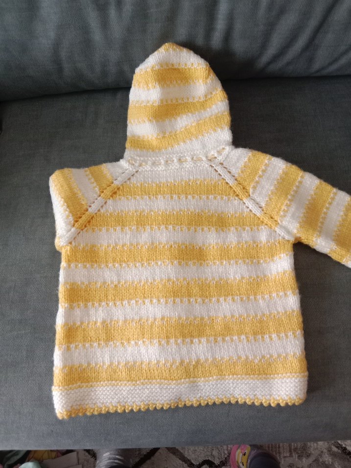 Kız Çocuk Kapüşonlu Sarı Örgü Hırka - Görsel 2
