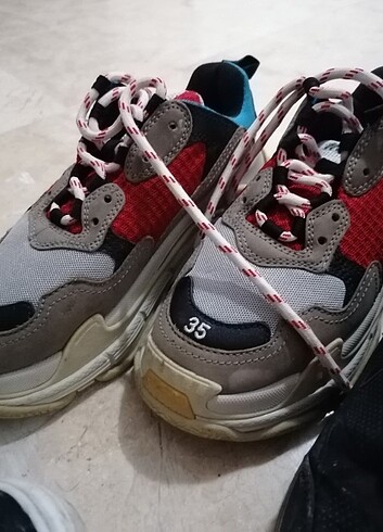 Sneaker