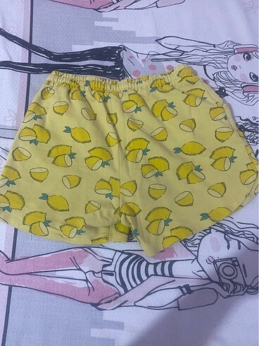 10 Yaş Beden LC Waikiki kız çocuk 9-10 yaş limon desenli şort