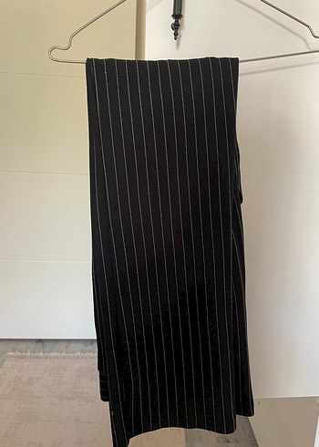 Pilili Siyah Çizgili Kumaş Pantolon