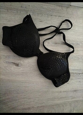 Bikini üstü 