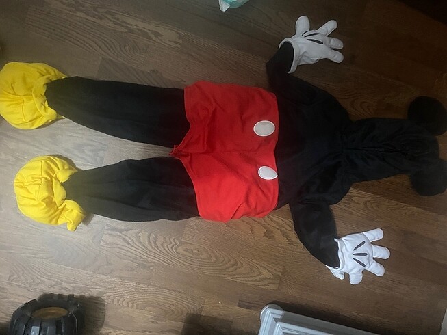4 Yaş Beden kırmızı Renk Disney marka Mickey mouse kostüm