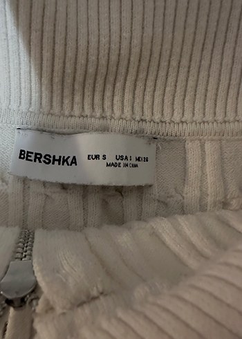 s Beden Bershka omzu dusuk kazak