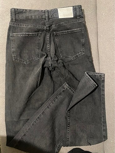 Bershka Berhka yirtik jean