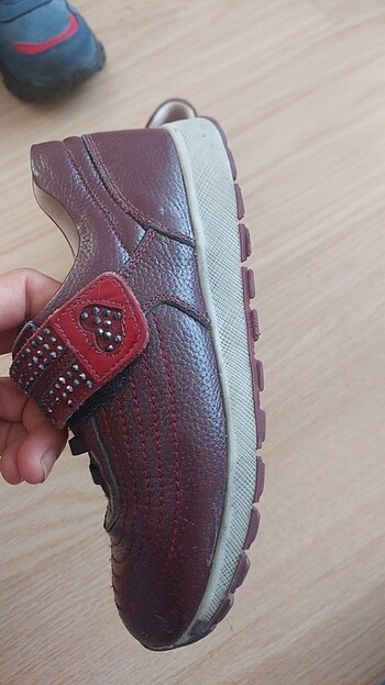 32 Beden bordo Renk Yurt dışından ithal sağlam kız çocuk spor ayakkabi