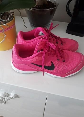 Nike bayan sıpor ayakkabı 