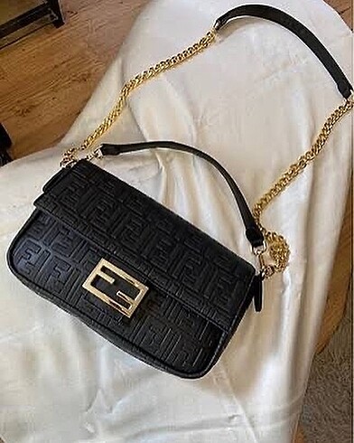 Fendi Fendi kol ve omuz çantası