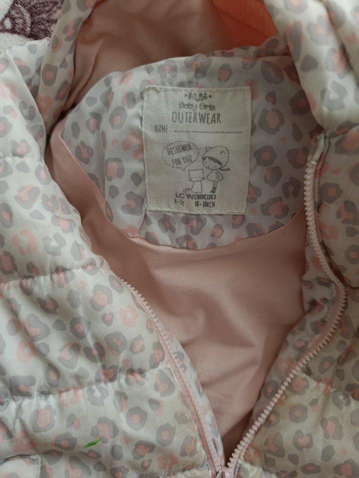 Kız Çocuk Beyaz Desenli Kürklü Yelek - Görsel 3