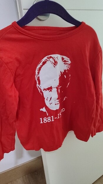 Atatürk Resimli Kırmızı Uzun Kollu Sweatshirt 4-5 yaş