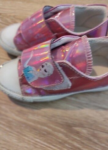 Elsa lı parlak lila rengi çıtçıtlı ayakkabı 28 no