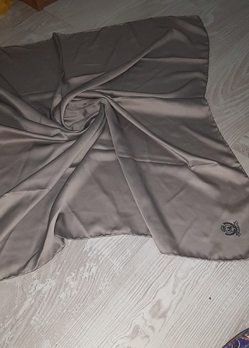 Bej Kadın Drapeli Minimalist eşarp gümüş yakın rengi - Görsel 2