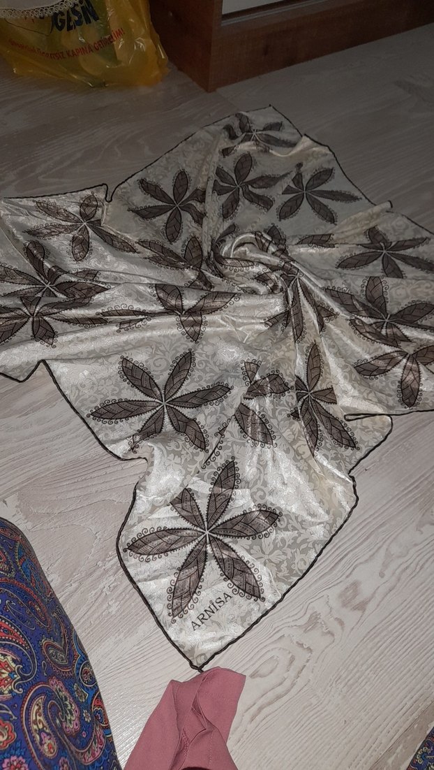 Dantel Detaylı Bej Bohem Kadın eşarp - Görsel 2