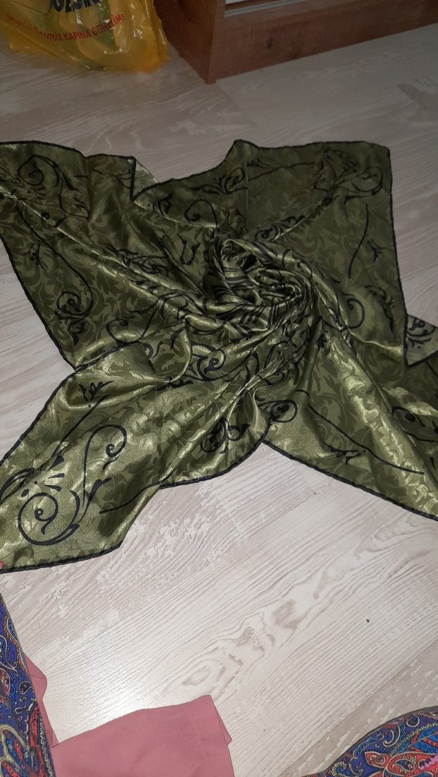 Bohem Tarzda Haki Kadın eşarp - Görsel 3