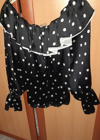 Puantiye Desenli Siyah Fırfırlı Bluz - Görsel 12