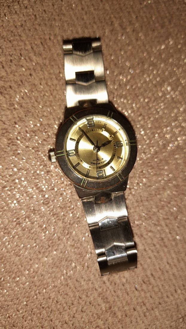 Kadın Saat pili bitmiş - Görsel 2