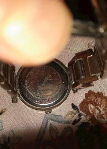 Bayan saat pili bitmiş - Görsel 9