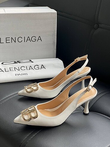 universal Beden Balenciaga