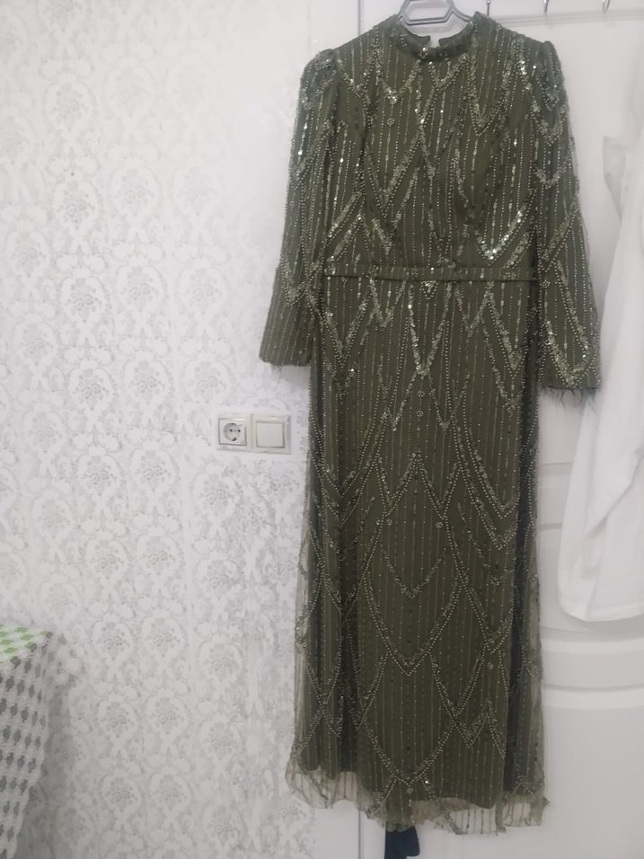 Yeşil İşlemeli Uzun Kollu Abiye Elbise - Görsel 2