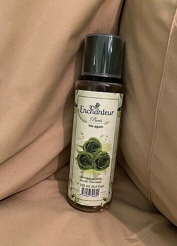  Beden Renk Enchanteur Vücut Spreyi