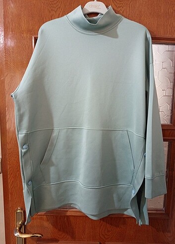 Scuba sweatshirt