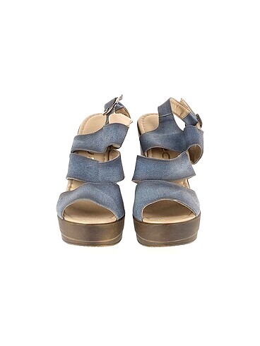 38 Beden PreLoved Platform %70 İndirimli.