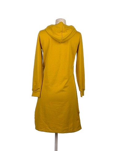 m Beden PreLoved Sweatshirt %70 İndirimli.